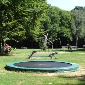 Bild vom Spielplatz anzeigen.