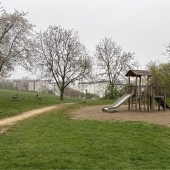 Bild vom Spielplatz anzeigen.