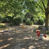 Bild vom Spielplatz anzeigen.