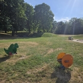 Bild vom Spielplatz anzeigen.
