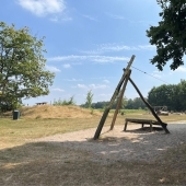 Bild vom Spielplatz anzeigen.