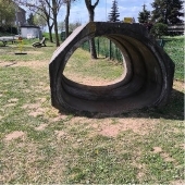 Bild vom Spielplatz anzeigen.