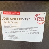 Bild vom Spielplatz anzeigen.