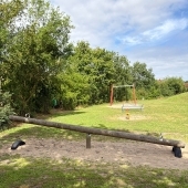 Bild vom Spielplatz anzeigen.
