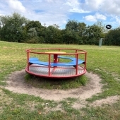 Bild vom Spielplatz anzeigen.