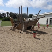 Bild vom Spielplatz anzeigen.