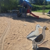 Bild vom Spielplatz anzeigen.