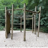 Bild vom Spielplatz anzeigen.