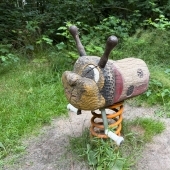 Bild vom Spielplatz anzeigen.