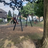 Bild vom Spielplatz anzeigen.