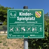 Bild vom Spielplatz anzeigen.