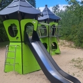 Bild vom Spielplatz anzeigen.