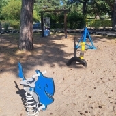 Bild vom Spielplatz anzeigen.