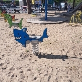 Bild vom Spielplatz anzeigen.