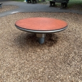 Bild vom Spielplatz anzeigen.