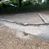 Bild vom Spielplatz anzeigen.