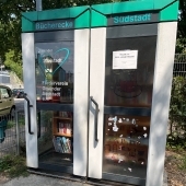 Bild vom Spielplatz anzeigen.