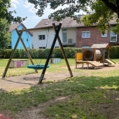 Bild vom Spielplatz anzeigen.