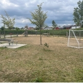 Bild vom Spielplatz anzeigen.