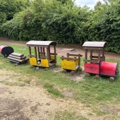 Bild vom Spielplatz anzeigen.