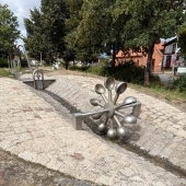Bild vom Spielplatz anzeigen.