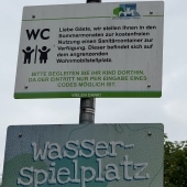 Bild vom Spielplatz anzeigen.