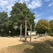 Bild vom Spielplatz anzeigen.