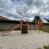 Bild vom Spielplatz anzeigen.