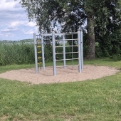 Bild vom Spielplatz anzeigen.