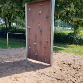 Bild vom Spielplatz anzeigen.