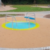 Bild vom Spielplatz anzeigen.