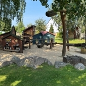 Bild vom Spielplatz anzeigen.