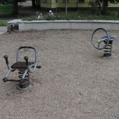 Bild vom Spielplatz anzeigen.