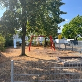 Bild vom Spielplatz anzeigen.