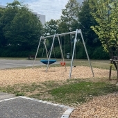 Bild vom Spielplatz anzeigen.