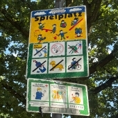 Bild vom Spielplatz anzeigen.