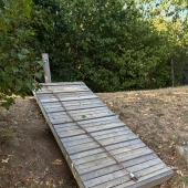 Bild vom Spielplatz anzeigen.