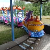 Bild vom Spielplatz anzeigen.