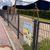 Bild vom Spielplatz anzeigen.