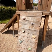 Bild vom Spielplatz anzeigen.