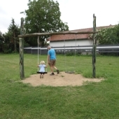 Bild vom Spielplatz anzeigen.