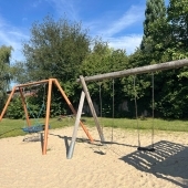Bild vom Spielplatz anzeigen.
