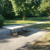 Bild vom Spielplatz anzeigen.