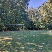 Bild vom Spielplatz anzeigen.