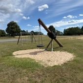 Bild vom Spielplatz anzeigen.