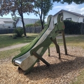 Bild vom Spielplatz anzeigen.