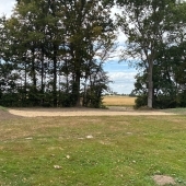 Bild vom Spielplatz anzeigen.