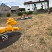 Bild vom Spielplatz anzeigen.