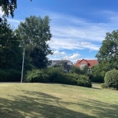 Bild vom Spielplatz anzeigen.