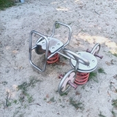 Bild vom Spielplatz anzeigen.